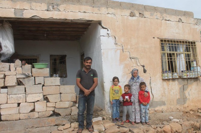 “Zarokê me li ber çavên me dihele”