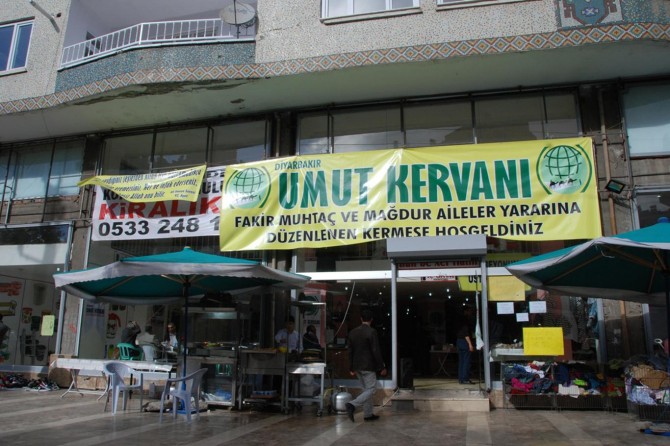 Diyarbakır'da ihtiyaç sahibi aileler yararına kermes
