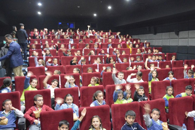 Öğrenciler sinemayla buluştu