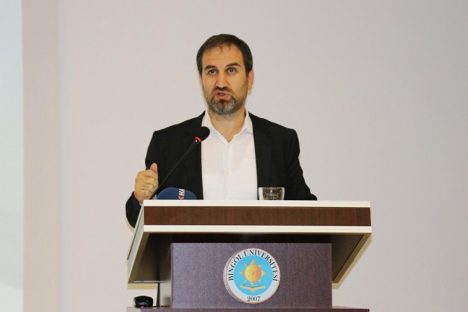 "Bir milletin asıl gücü; tankı, topu, tüfeği değil inançlı ve imanlı gençliğidir"