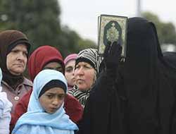 Bir Emr-i İlahidir Tesettür