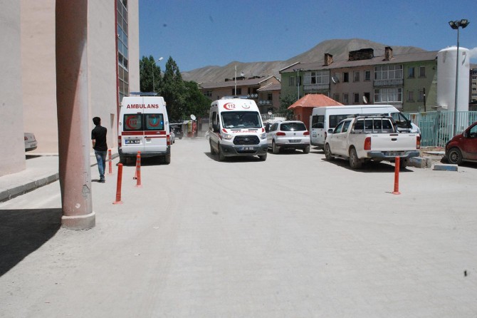 Hakkâri'de çatışma: 6 askerle 2 güvenlik korucusu hayatını kaybetti