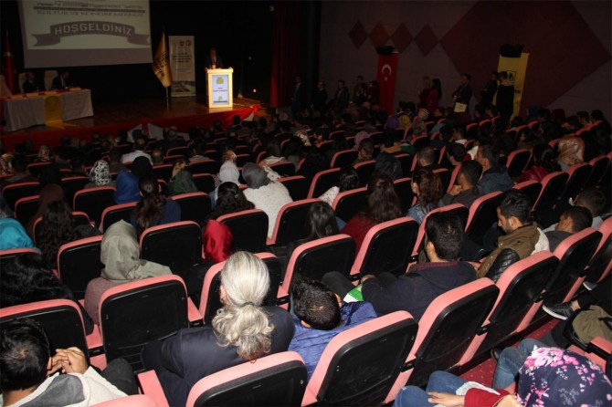 DÜ’de "Tanzimat’tan Cumhuriyet’e Sempozyumu" yapıldı