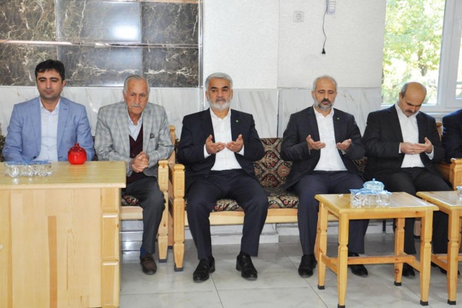 Yapıcıoğlu'ndan Özdemir ailesine taziye ziyareti