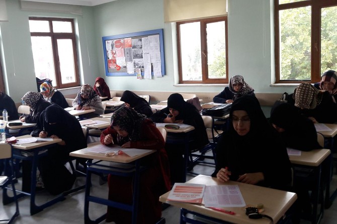 Kayseri'de yediden yetmişe meal sınavı heyecanı