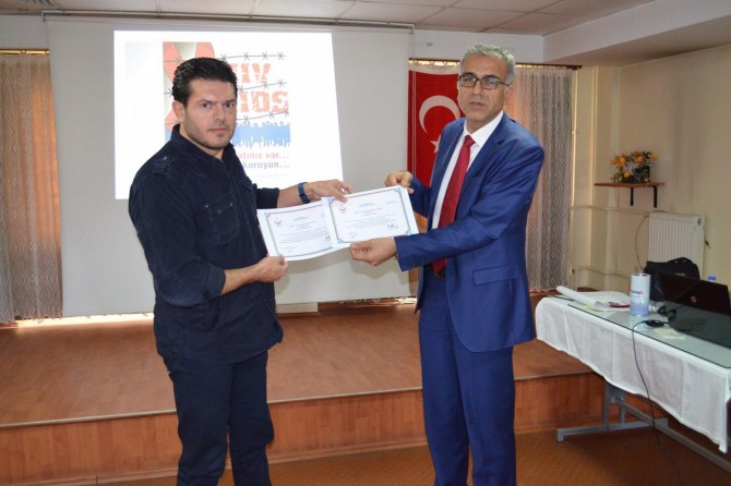 Üreme sağlığı eğitimi alan sağlıkçılara sertifika verildi