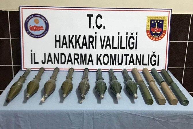 Hakkâri'de anti tank roketatar mühimmatı ele geçirildi
