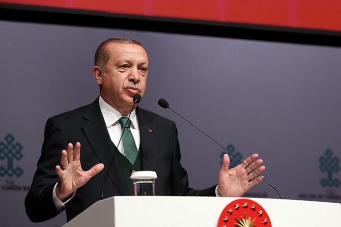 "Taş üstüne taş koydurmamayı maharet sanan bir lobi var"