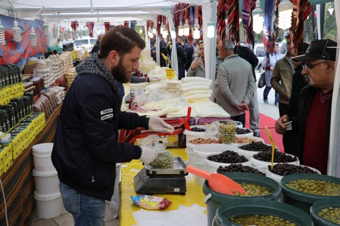 Gaziantep'teki yöresel ürünler fuarına yoğun ilgi