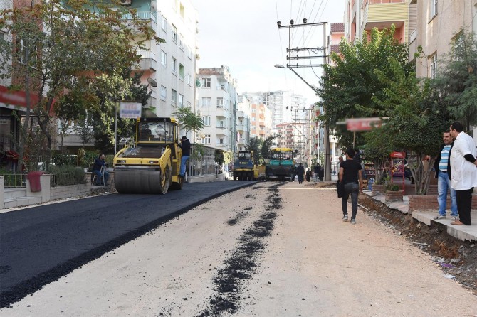 Artuklu’da cadde ve sokaklar asfaltlanıyor