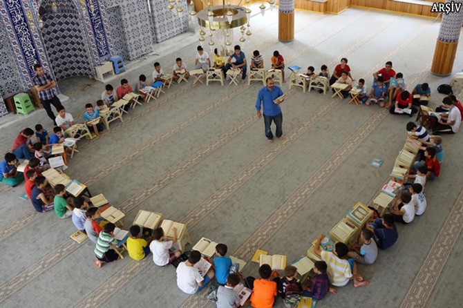 Geçici Kur'an kursu öğreticileri iş güvencesi istiyor