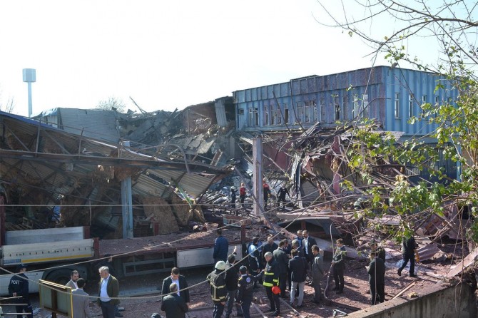 Derbarê teqîna li Bûrsayê de 3 mufettîş hatin erkdarkirin
