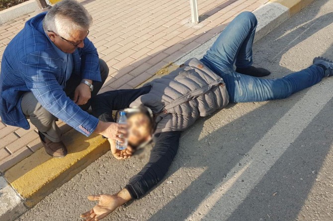 Kaldırıma çarpan motosikletin sürücüsü yaralandı