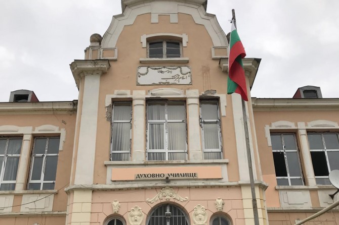 22 ülkede 42 imam hatip lisesi var