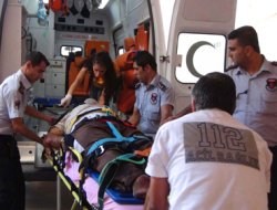 Mardin Nusaybin'de Önündeki Araca Çarpan Sürücü Ağır Yaralandı