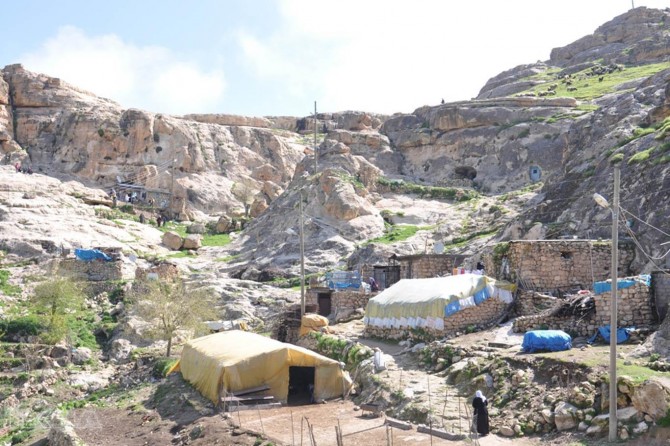 Baraj gölünün altında kalacak köy için kura çekildi