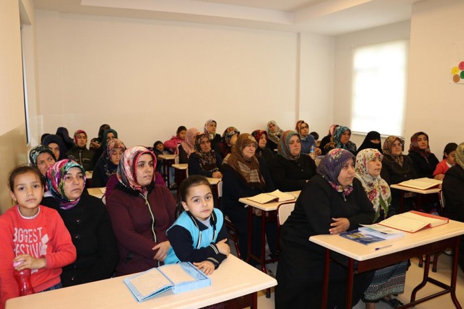 Kadınların Kur'an öğrenme aşkı