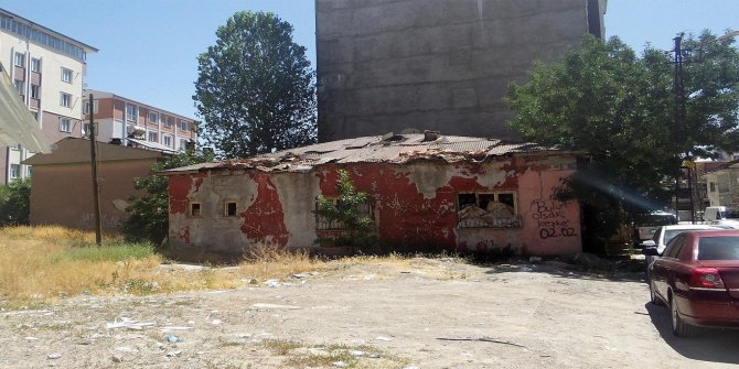 Van’da 83 metruk ev yıkılacak