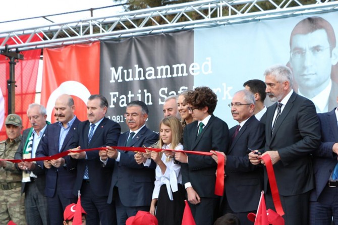 Derik'te Kaymakam Safitürk anısına yaptırılan okul açıldı