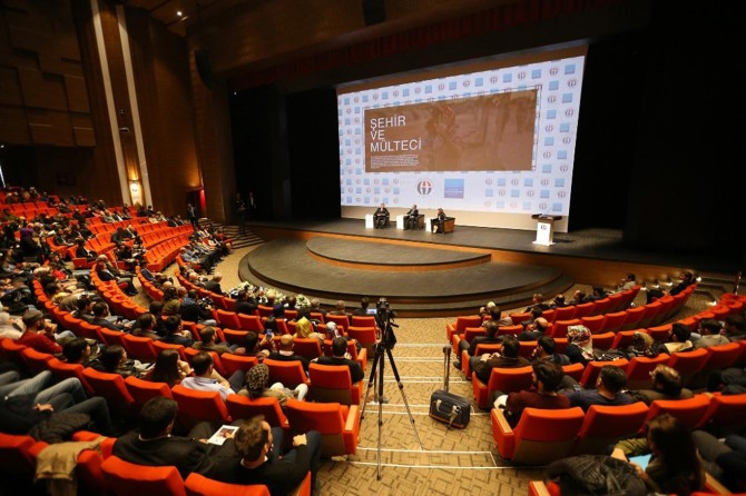 Gaziantep’te "Şehir ve Mülteci" paneli düzenlendi