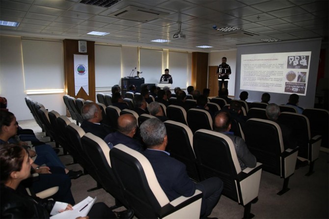 Siirt'te zabıtaya uyuşturucu ve bağımlılıkla mücadele eğitimi verildi