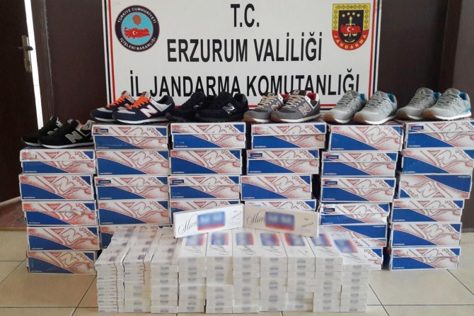 Erzurum'da gümrük kaçağı sigara ve ayakkabı ele geçirildi