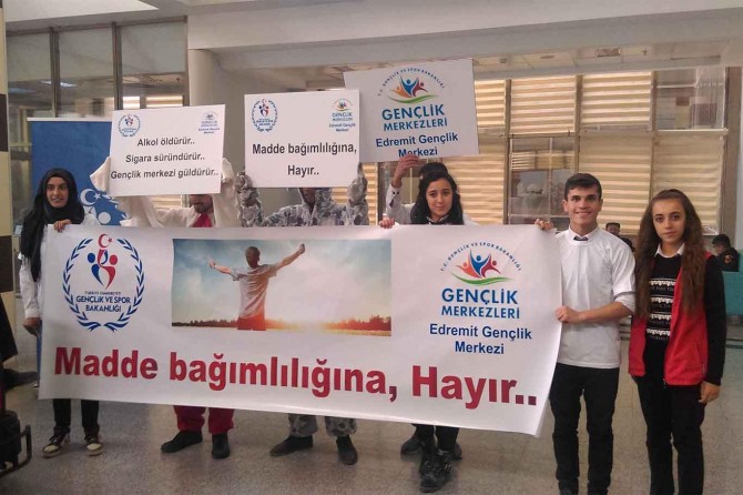 Van’dan madde bağımlılığına karşı broşür dağıtımı