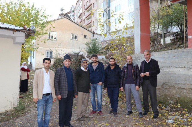 "Tapumuz olmasına rağmen belediye bize yapı izni vermiyor"