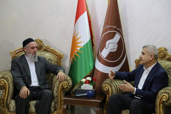 Saziyên alîkariyê li herêma erdhejê dest bi ziyaretan kirin