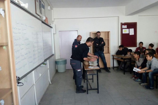 Batman'da okullarda "Temel Afet Bilinci" eğitimi veriliyor