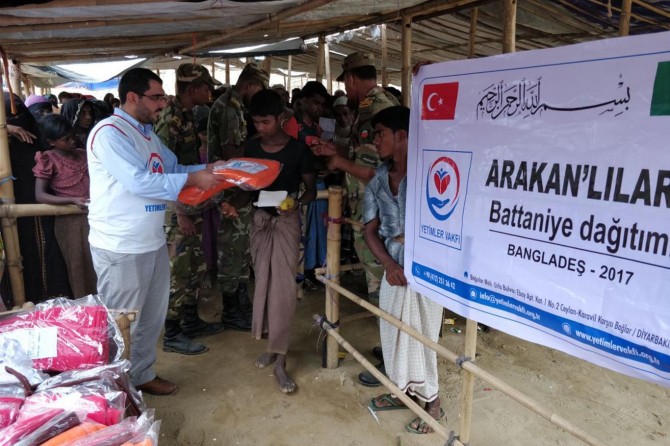 Weqfa Yetîman ji Mislimanên Arakanî re alîkariya bataniyan kir