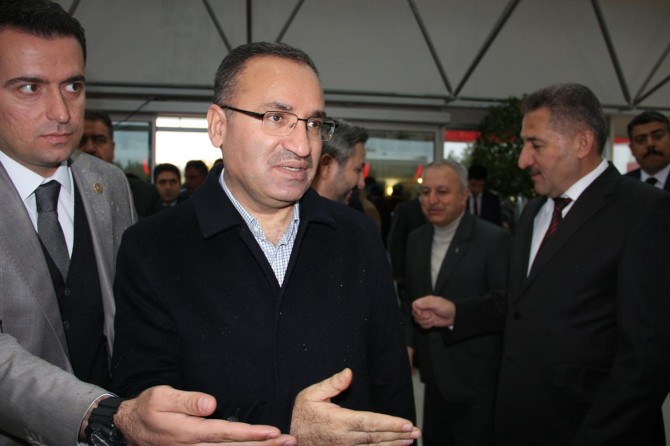 "NATO tatbikatında yaşananlar büyük bir kepazelik ve alçakça bir tutumdur"