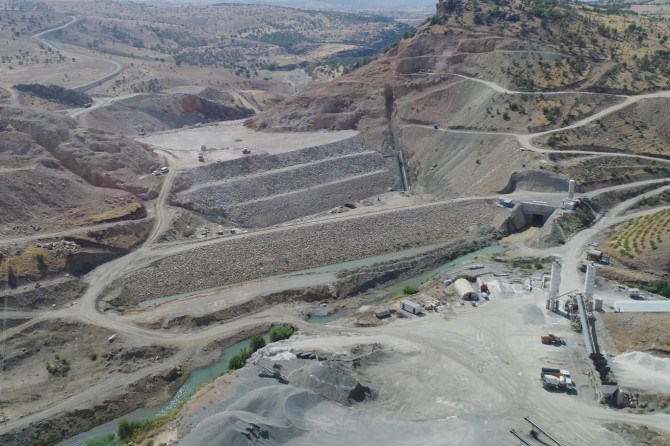 Kale Barajının yapım çalışmaları sürüyor