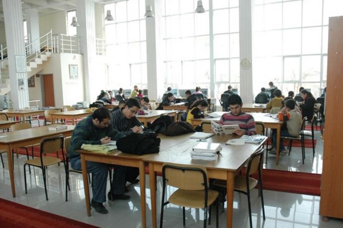 Siirt İl Halk Kütüphanesinden çalışma saatleriyle ilgili duyuru