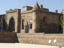 8 Asırlık Medrese Amacına Uygun Kullanılacak mı?