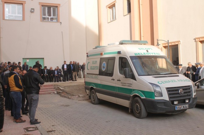 Kullandığı iş makinesinin altında kalarak hayatını kaybetti