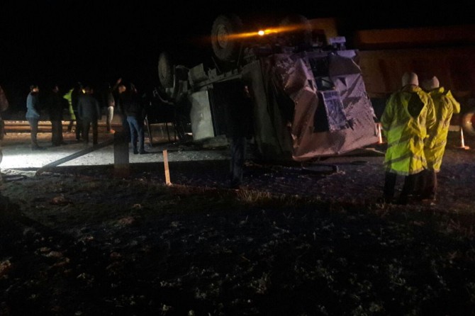 Askeri araç devrildi: Bir asker hayatını kaybetti, 2 asker yaralı