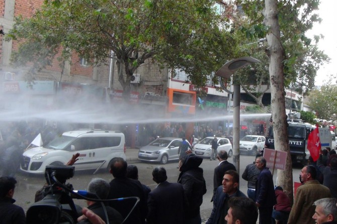 Tütün üreticilerine polis müdahalesi