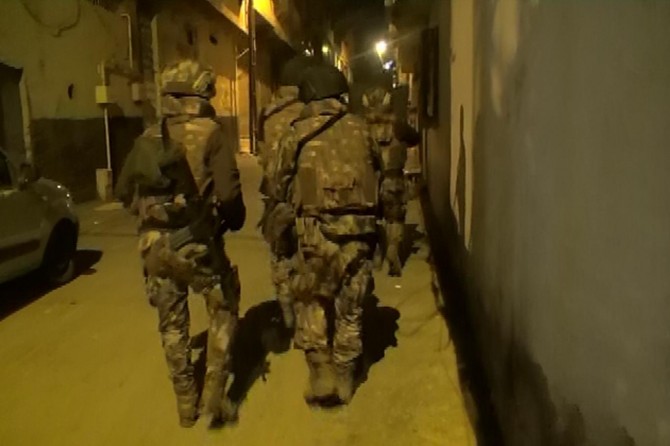 Sosyal medyada PKK propagandasına 16 gözaltı