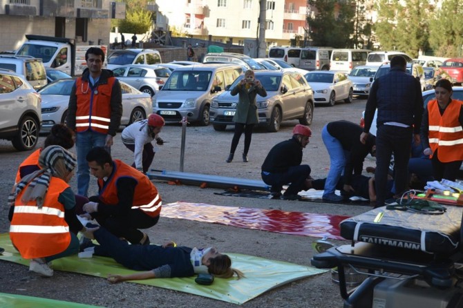 Batman'da gerçeği aratmayan tatbikat yapıldı