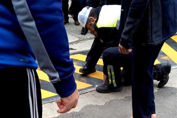 Öğrencinin ayağı elektronik dubanın arasına sıkıştı