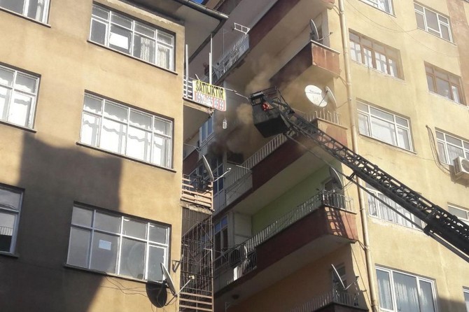 Diyarbakır’da Gelincik Apartmanında korkutan yangın