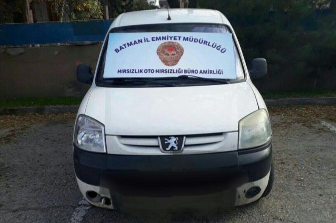 Park halindeki aracı çalan şüpheli tutuklandı