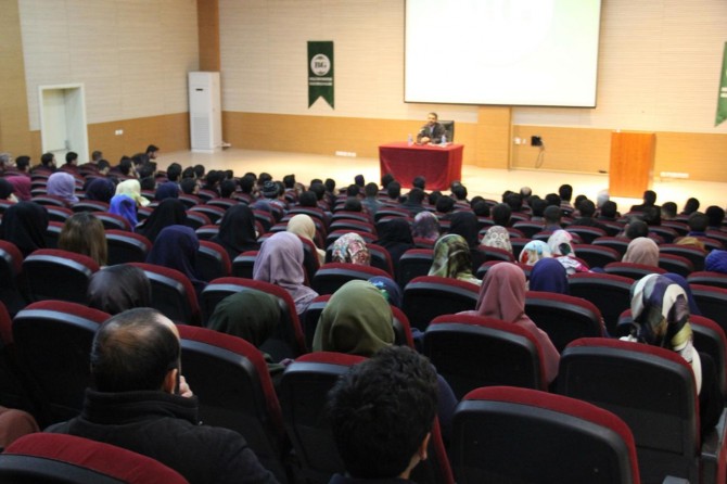 DÜ'de Selman-ı Farisî konferansı düzenlendi