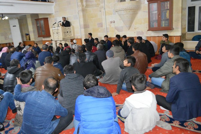 ​"Parçalanmışlığımızın sebebi ümmet olarak birbirimize sahip çıkamayışımızdandır"