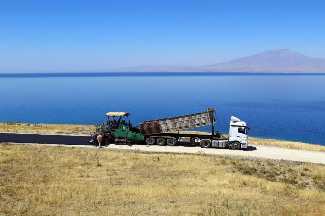 Van'da 962 kilometre yol yapıldı