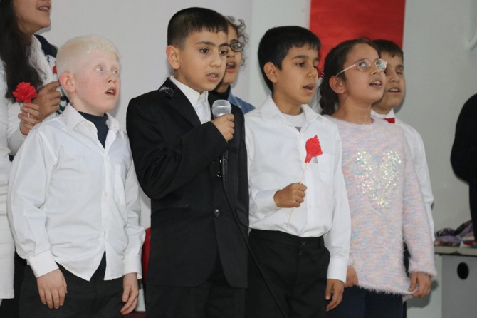 ​"Zarokên ku çavên wan nabîne Hz. Muhammed yad kirin"