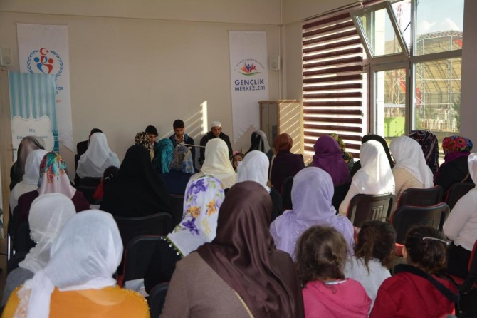 "Hz. Muhammed üstün ahlakıyla cehalet dönemini Asr-ı Saadet'e çevirmiştir"