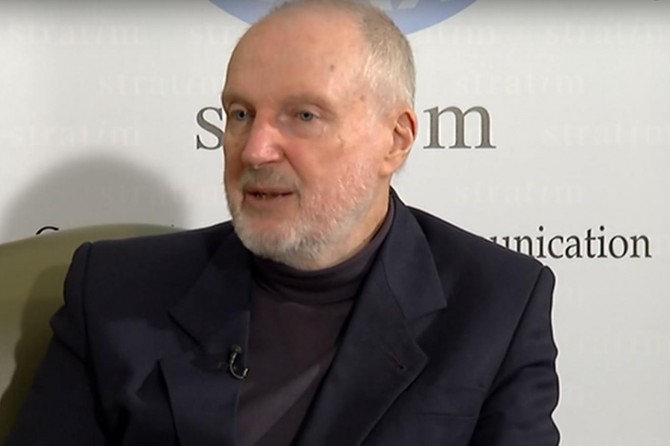 CİA eski görevlisi Füller'e FETÖ'den yakalama kararı