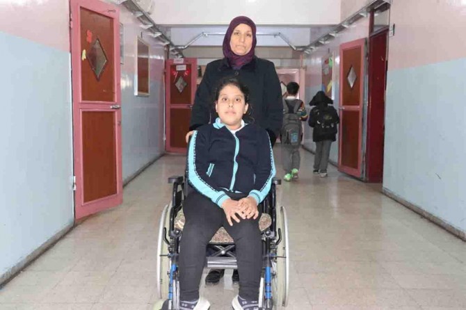 Fedakar annenin okul mesaisi